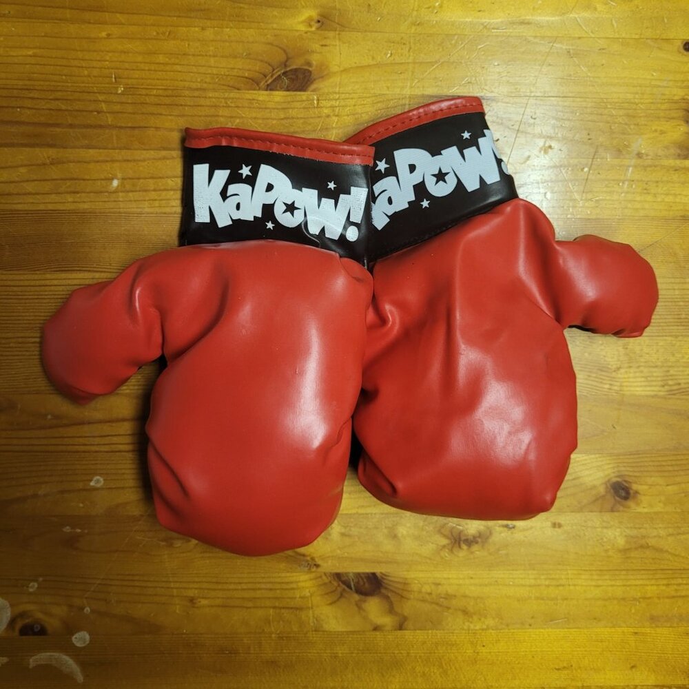 Ka Pow Boxing Gloves age 7 -12 yo